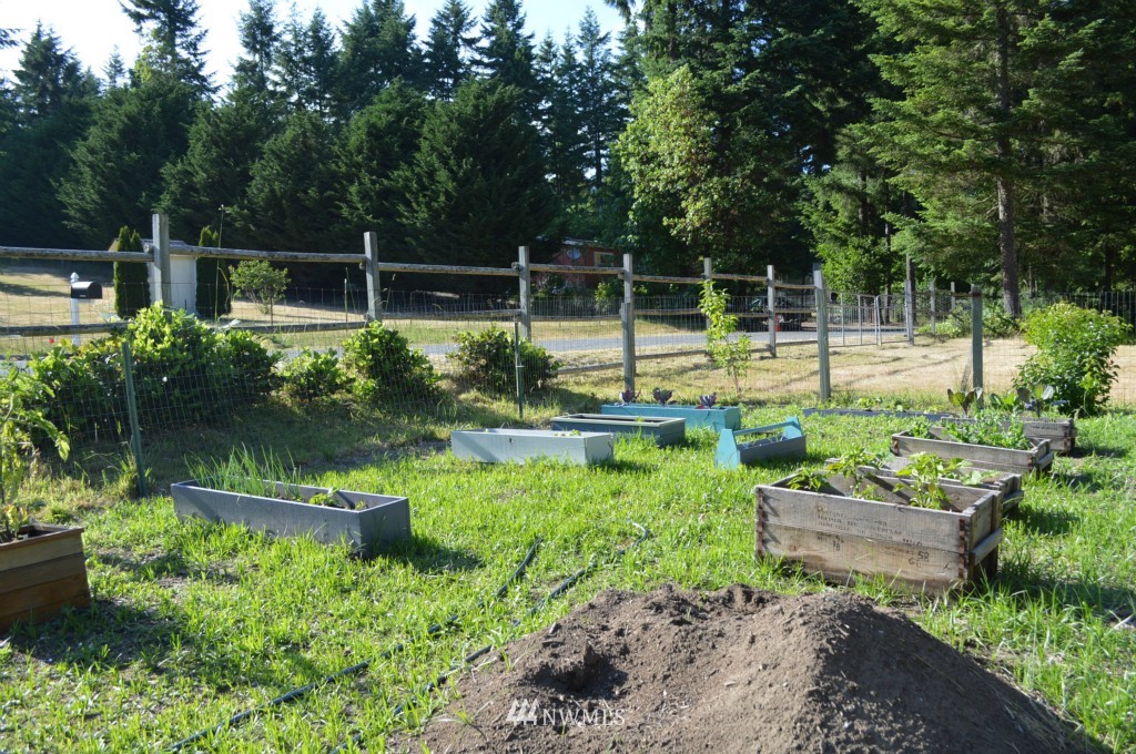 13091 Hadfield Road Southeast Olalla, WA 98359 - Photo 4 of 20 Gallery Image 4