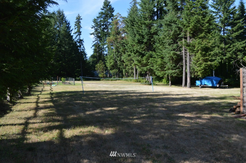13091 Hadfield Road Southeast Olalla, WA 98359 - Photo 6 of 20 Gallery Image 6