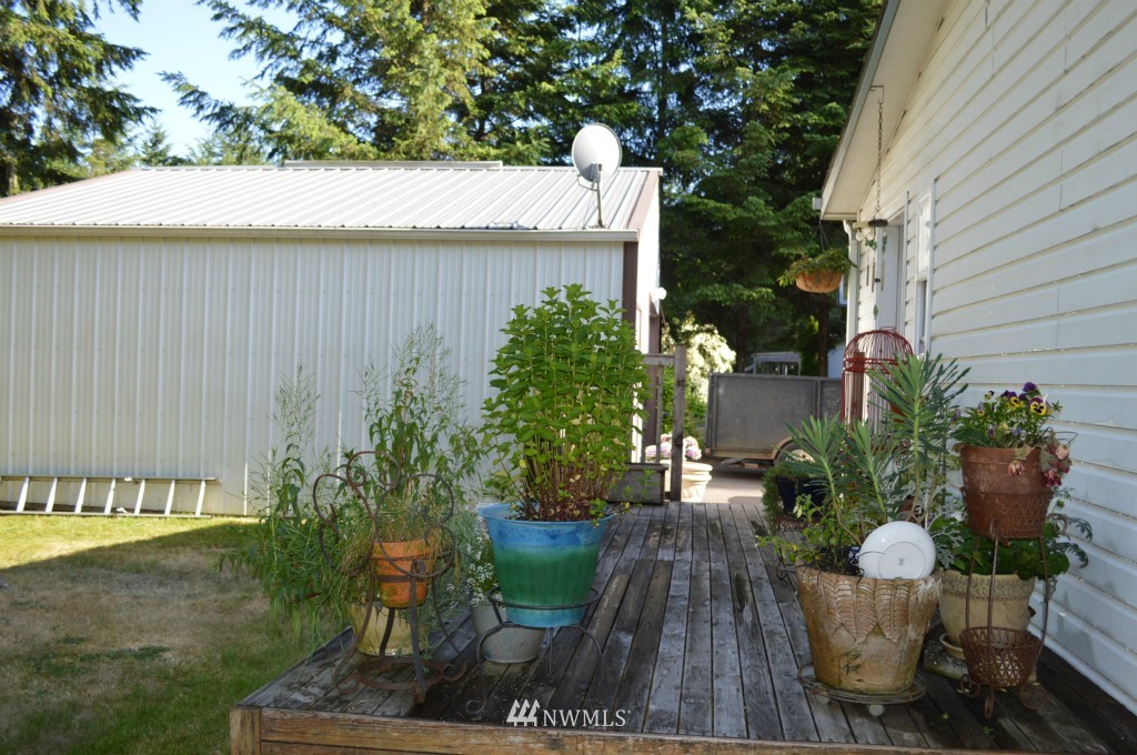 13091 Hadfield Road Southeast Olalla, WA 98359 - Photo 7 of 20 Gallery Image 7