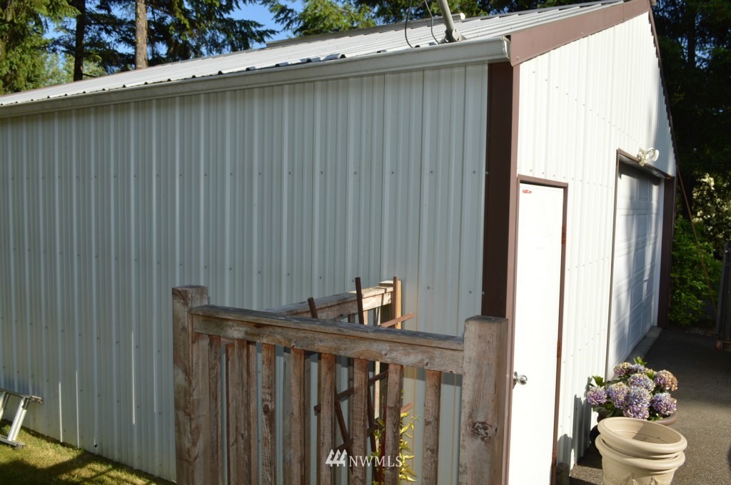 13091 Hadfield Road Southeast Olalla, WA 98359 - Photo 9 of 20 Gallery Image 9