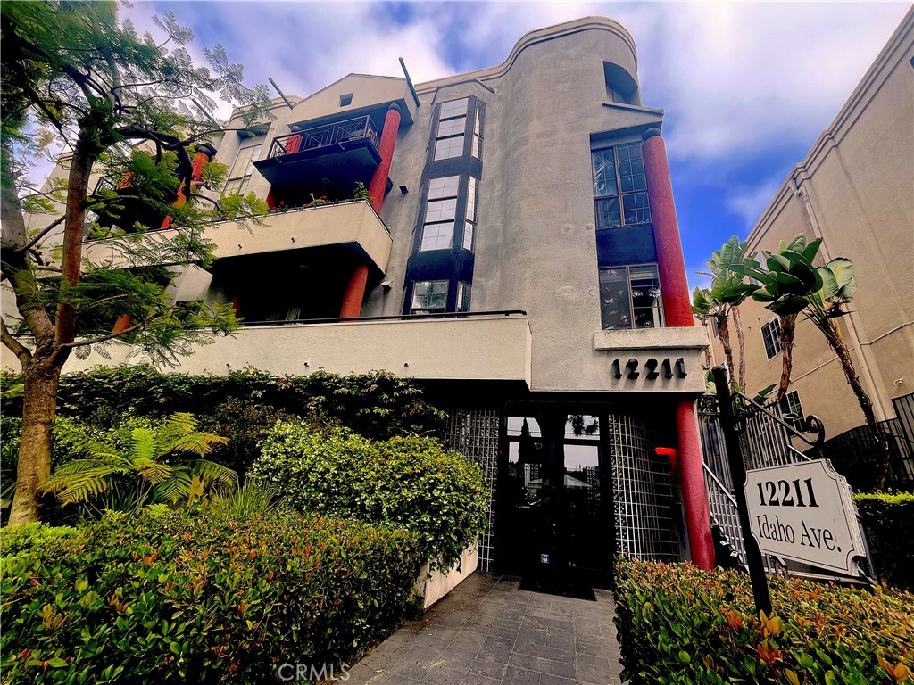 12211 Idaho Avenue, Unit 101 Los Angeles, CA 90025 - Photo 2 of 21 a front view of a house with a yard