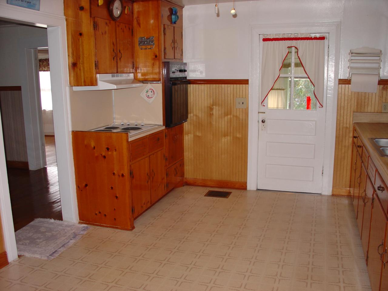 4463 Daugherty Road Salem, VA 24153 - Photo 8 of 18 an entryway door view and hallway with wooden door