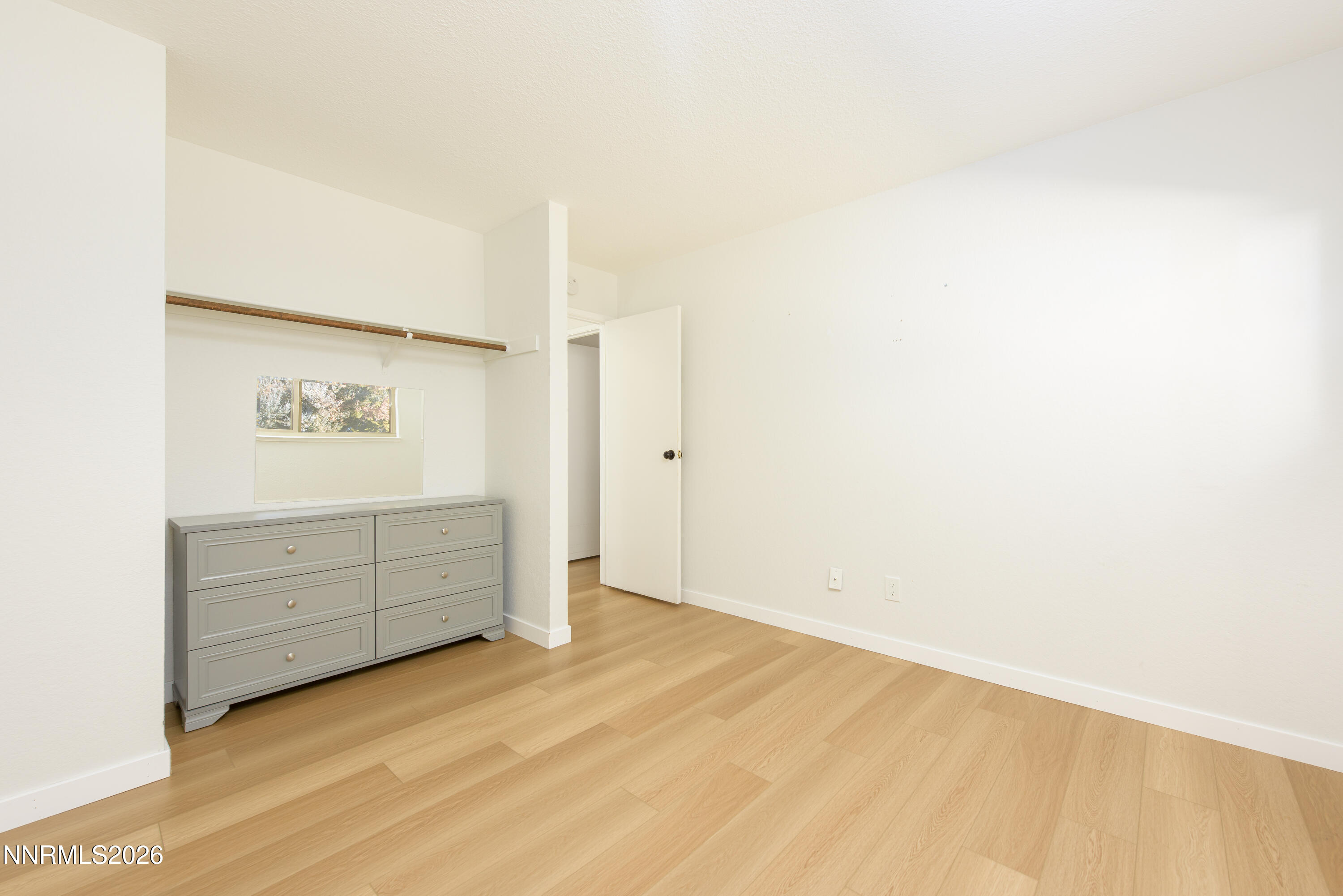 837 Mahogany Drive Minden, NV 89423 - Photo 14 of 31 a view of a dresser