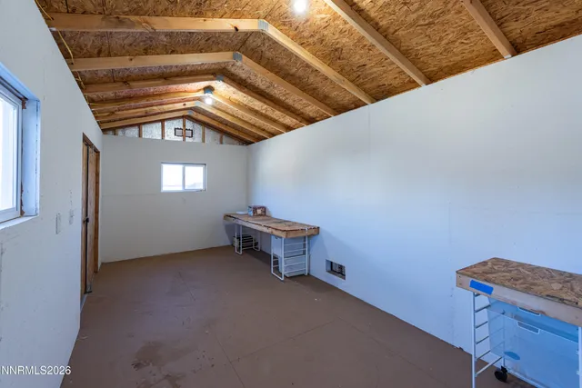 a view of back yard of the house