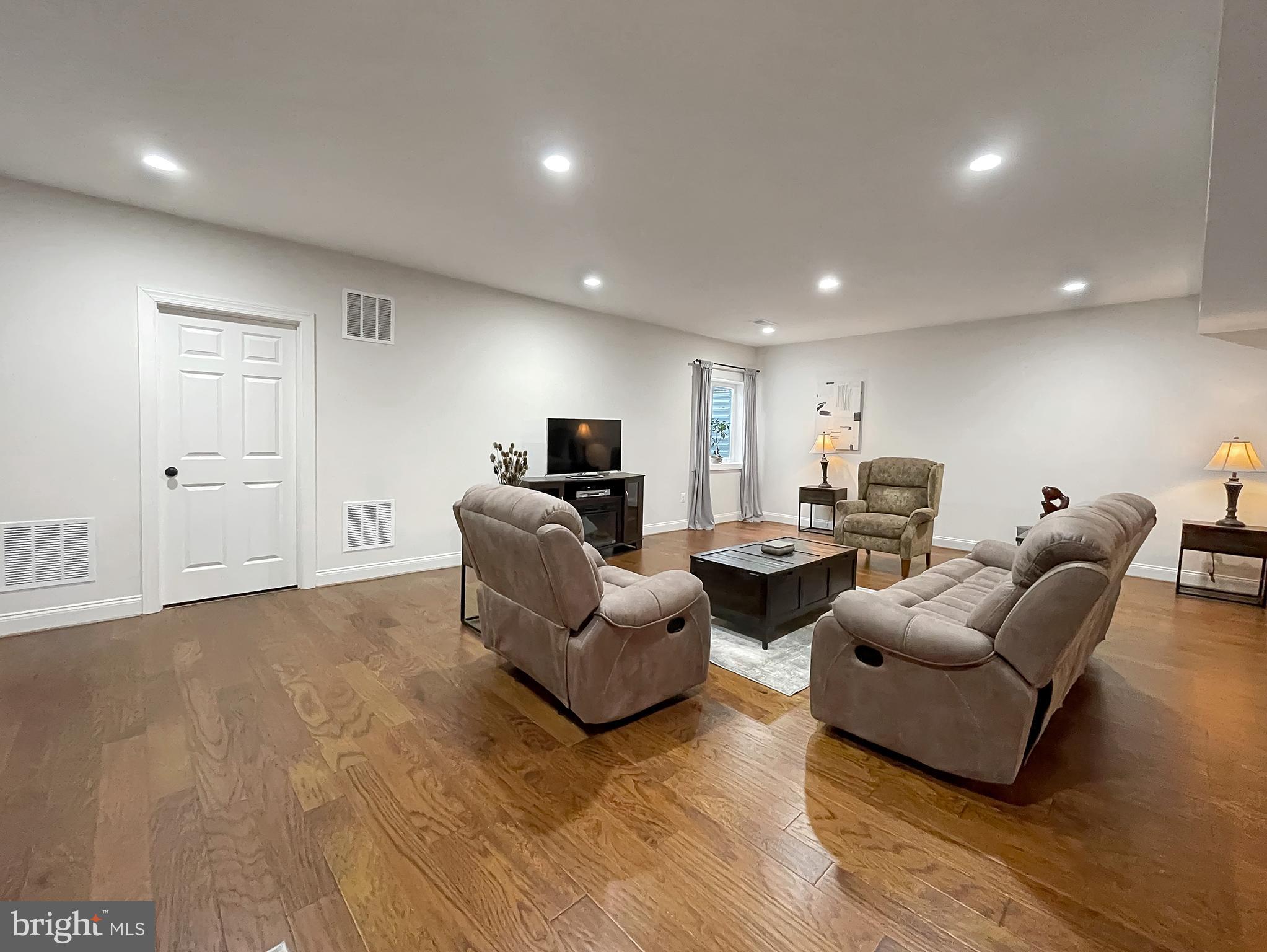 43080 Old Ryan Road Ashburn, VA 20148 - Photo 43 of 64 In-Law/auPair suite with a full gourmet kitchen