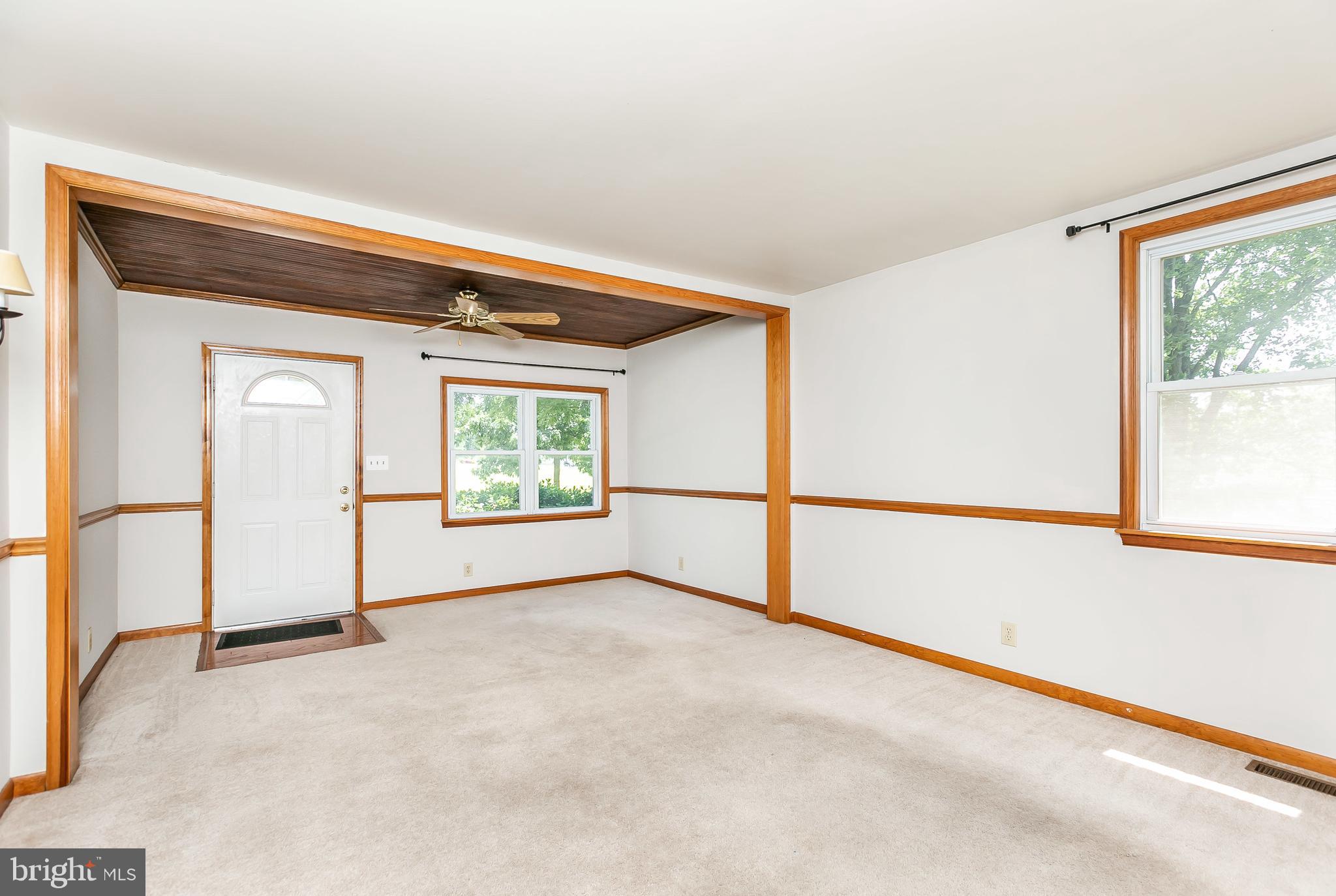 130 Meadow Road Pasadena, MD 21122 - Photo 4 of 36 Gallery Image 4