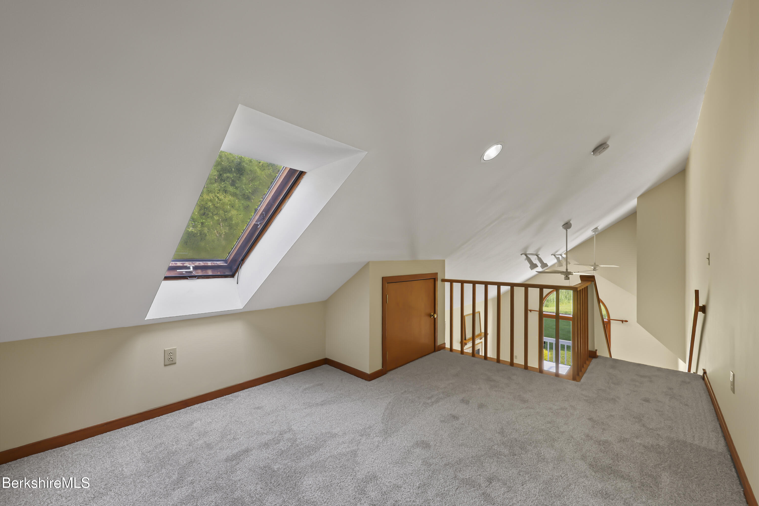Pondview Drive, Unit H2 Pittsfield, MA 01201 - Photo 24 of 31 Second floor loft
