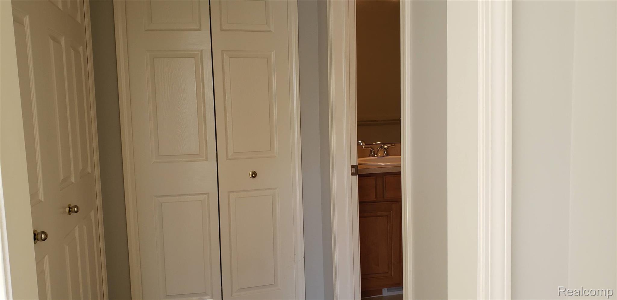 4599 Chatford Court Rochester, MI 48306 - Photo 37 of 46 20200921_163743.jpg