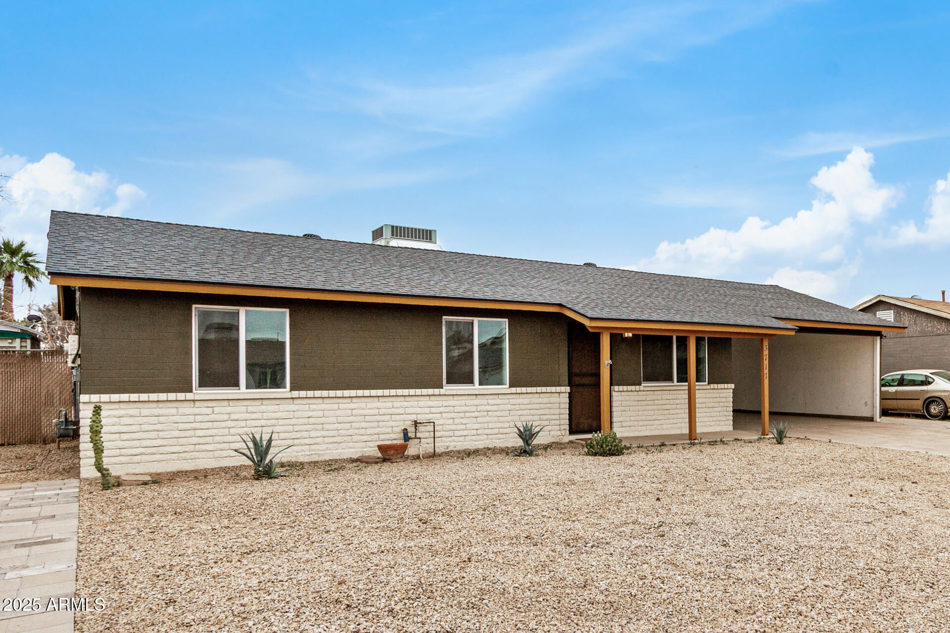 3717 West Charter Oak Road Phoenix, AZ 85029 - Photo 3 of 29 03 - Charter Oak