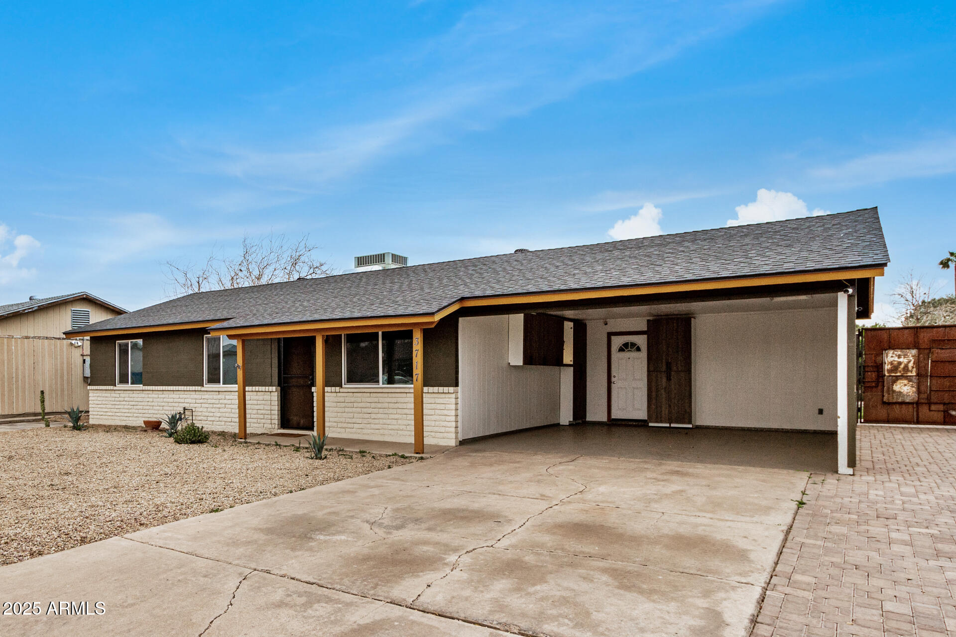 3717 West Charter Oak Road Phoenix, AZ 85029 - Photo 4 of 29 05 - Charter Oak