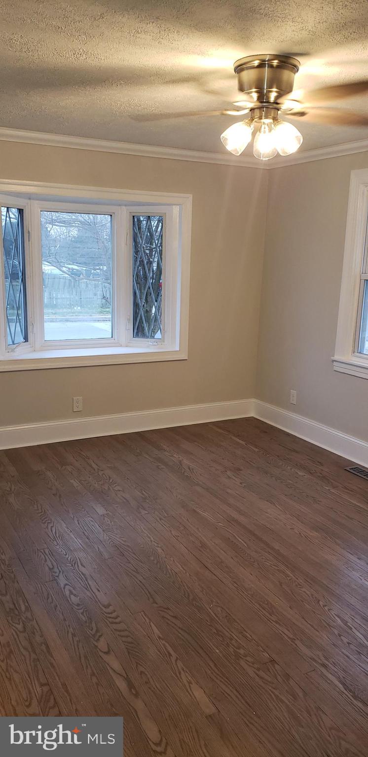 25 Terrace Road Essex, MD 21221 - Photo 8 of 35