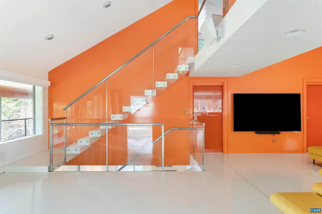 a view of entryway with a front door