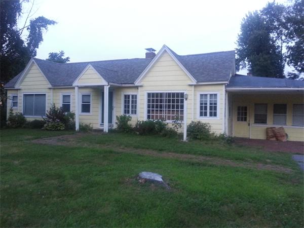 370 South Main Street Andover, MA 01810 - Photo 1 of 8 a front view of a house with garden