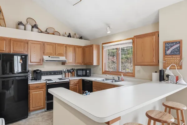 $635,000 | 10 Mountain Brook Circle, Unit 1, Lincoln, NH 03251