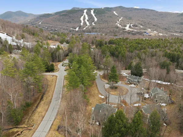 $635,000 | 10 Mountain Brook Circle, Unit 1, Lincoln, NH 03251