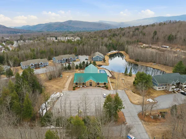 $635,000 | 10 Mountain Brook Circle, Unit 1, Lincoln, NH 03251