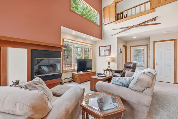 $635,000 | 10 Mountain Brook Circle, Unit 1, Lincoln, NH 03251