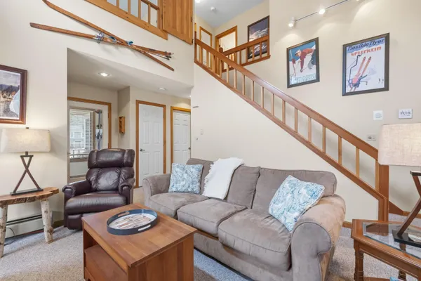 $635,000 | 10 Mountain Brook Circle, Unit 1, Lincoln, NH 03251