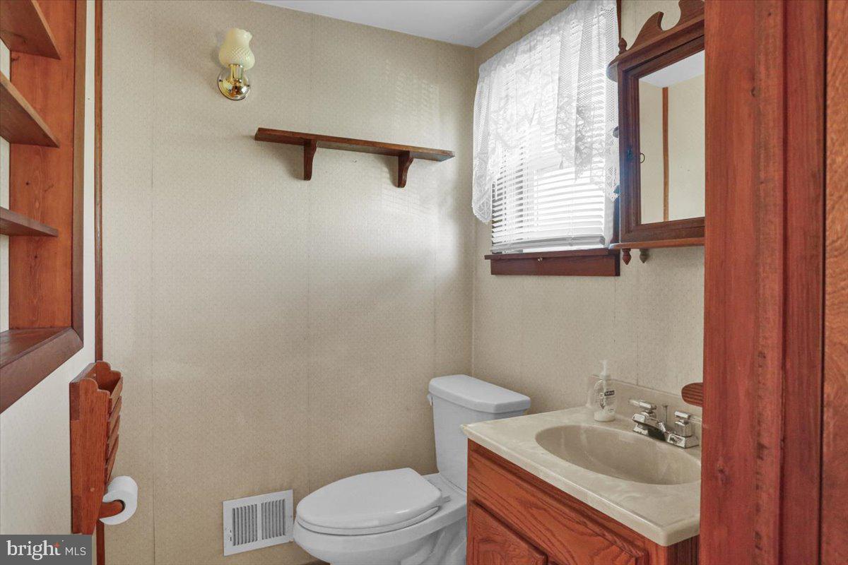 1407 Red Hill Road Elverson, PA 19520 - Photo 13 of 29 1/2 bath