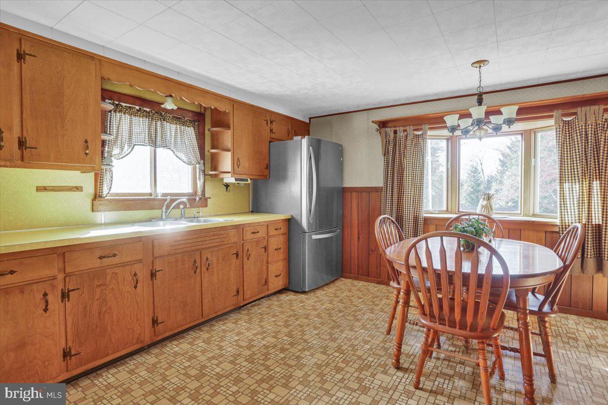 1407 Red Hill Road Elverson, PA 19520 - Photo 8 of 29 Eat in kitchen