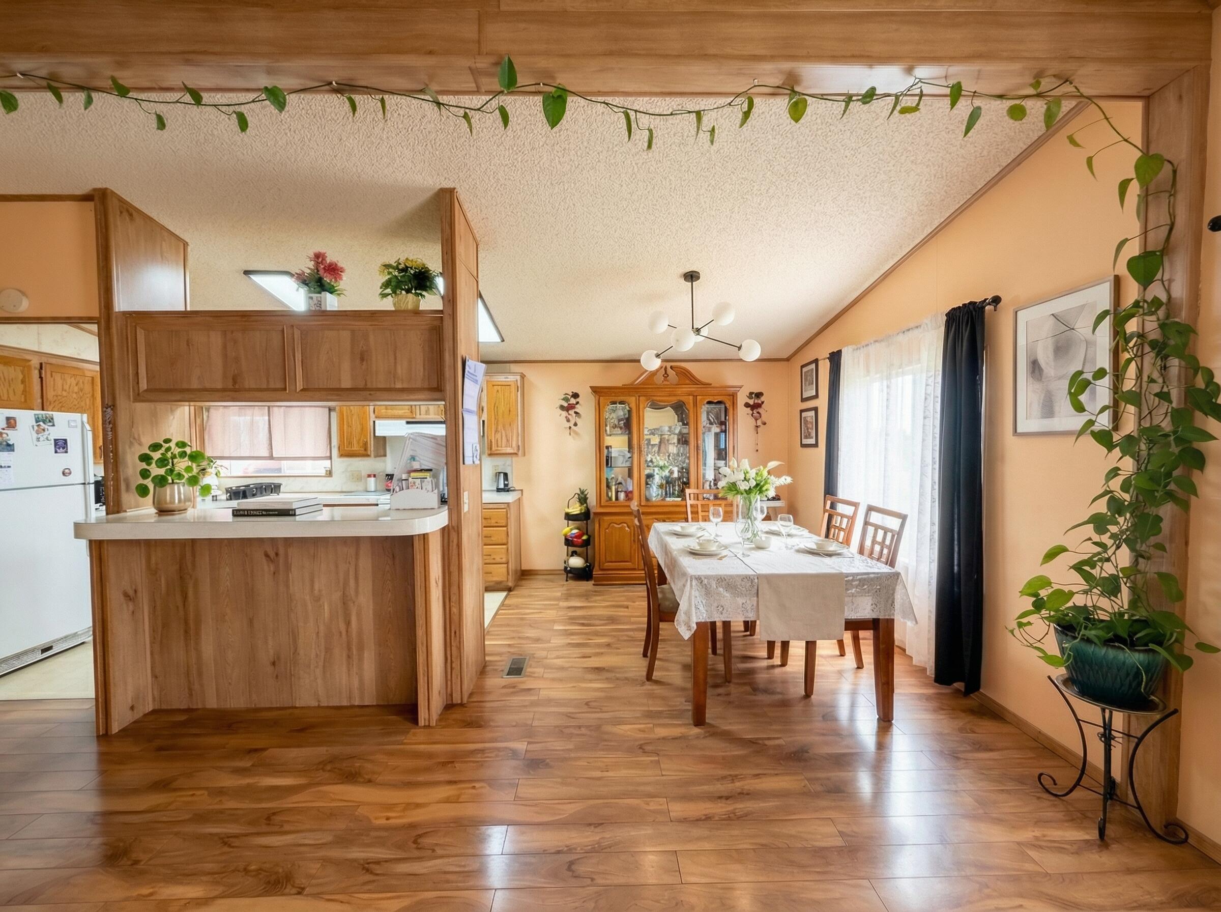 818 Carol Rae Medford, OR 97501 - Photo 3 of 22 03