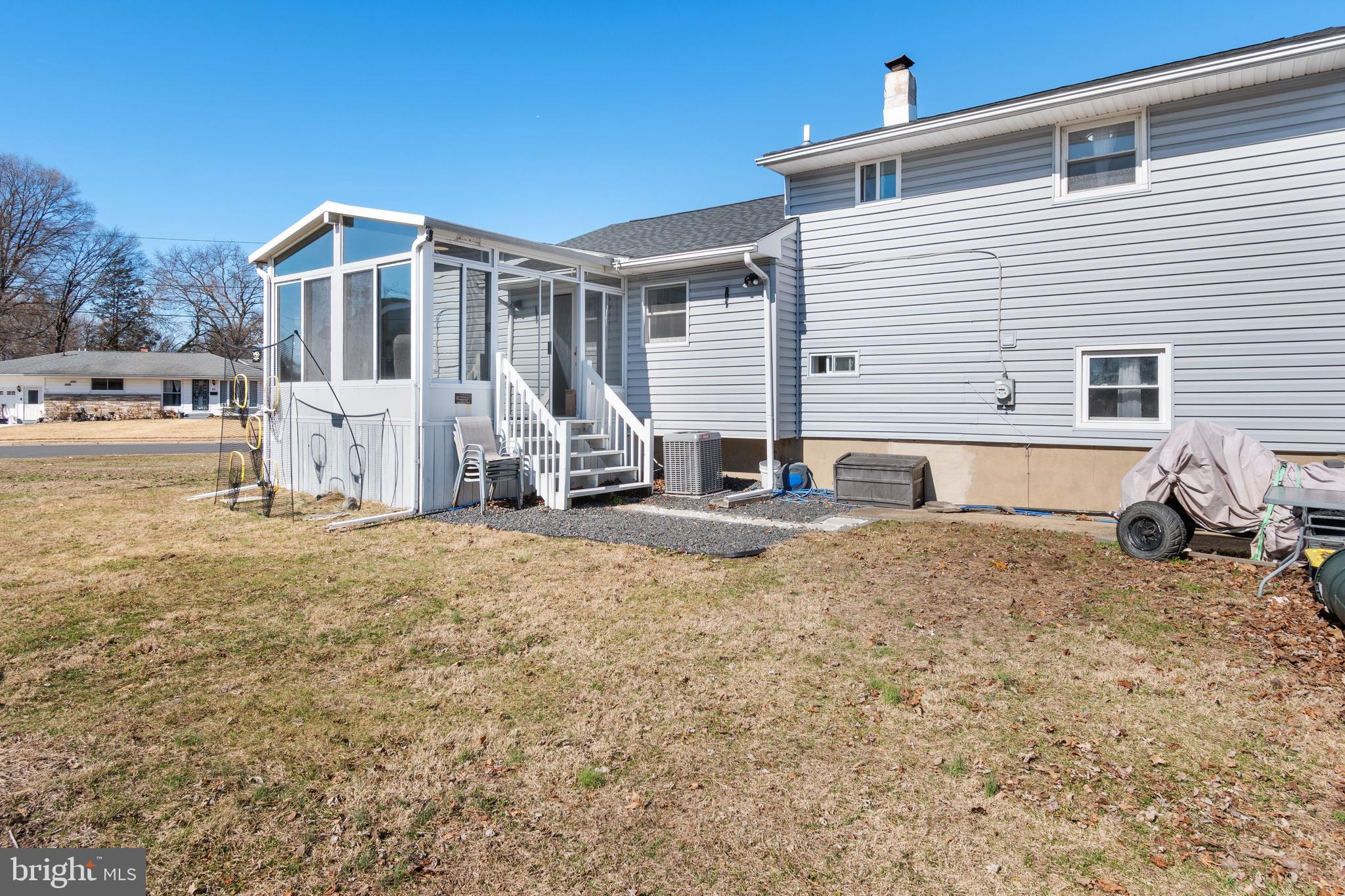 25 Latimer Way Burlington, NJ 08016 - Photo 5 of 28 a view of a house with backyard and trees