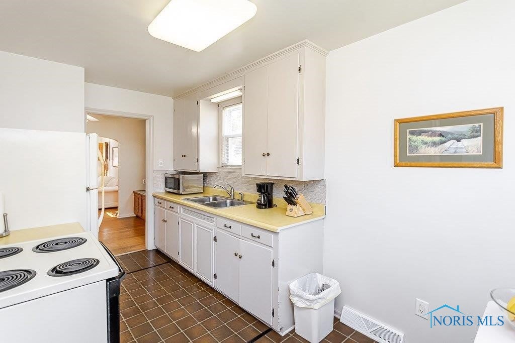 3715 Bellevue Road Toledo, OH 43613 - Photo 11 of 19 Gallery Image 11