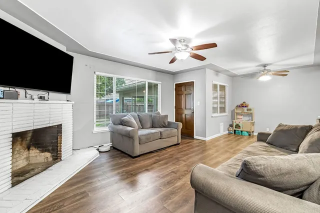 $350,000 | 4135 East Fedora Avenue, Fresno, CA 93726