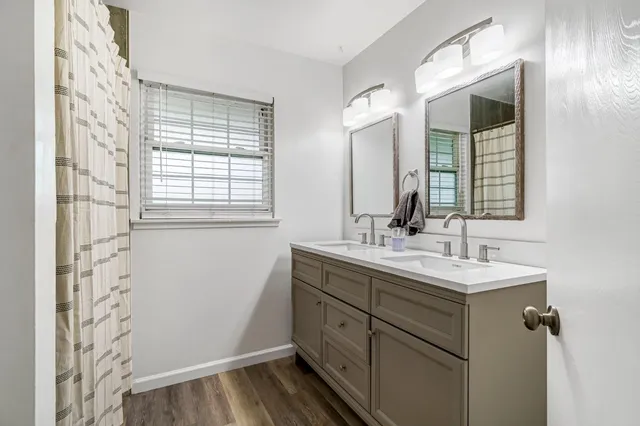 $350,000 | 4135 East Fedora Avenue, Fresno, CA 93726