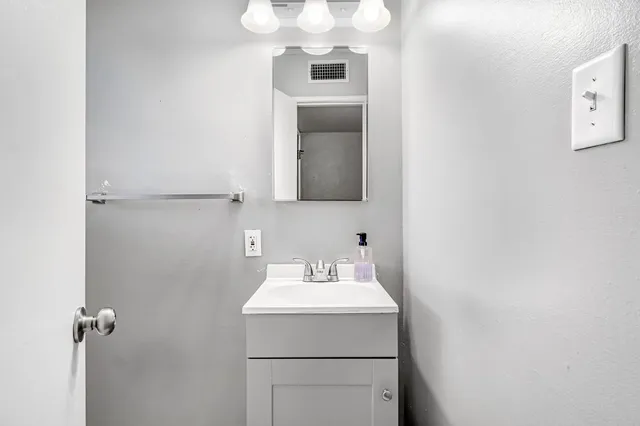 $350,000 | 4135 East Fedora Avenue, Fresno, CA 93726