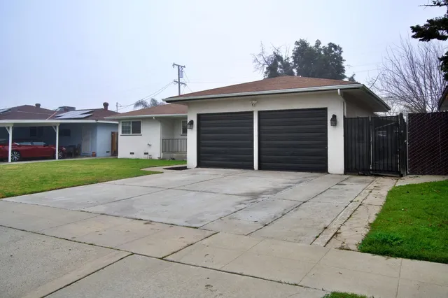 $350,000 | 4135 East Fedora Avenue, Fresno, CA 93726