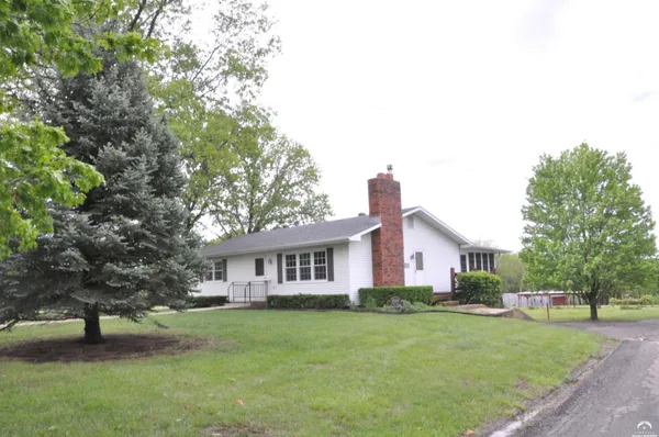 $400,000 | 1579 East 767 Road, Lawrence, KS 66049