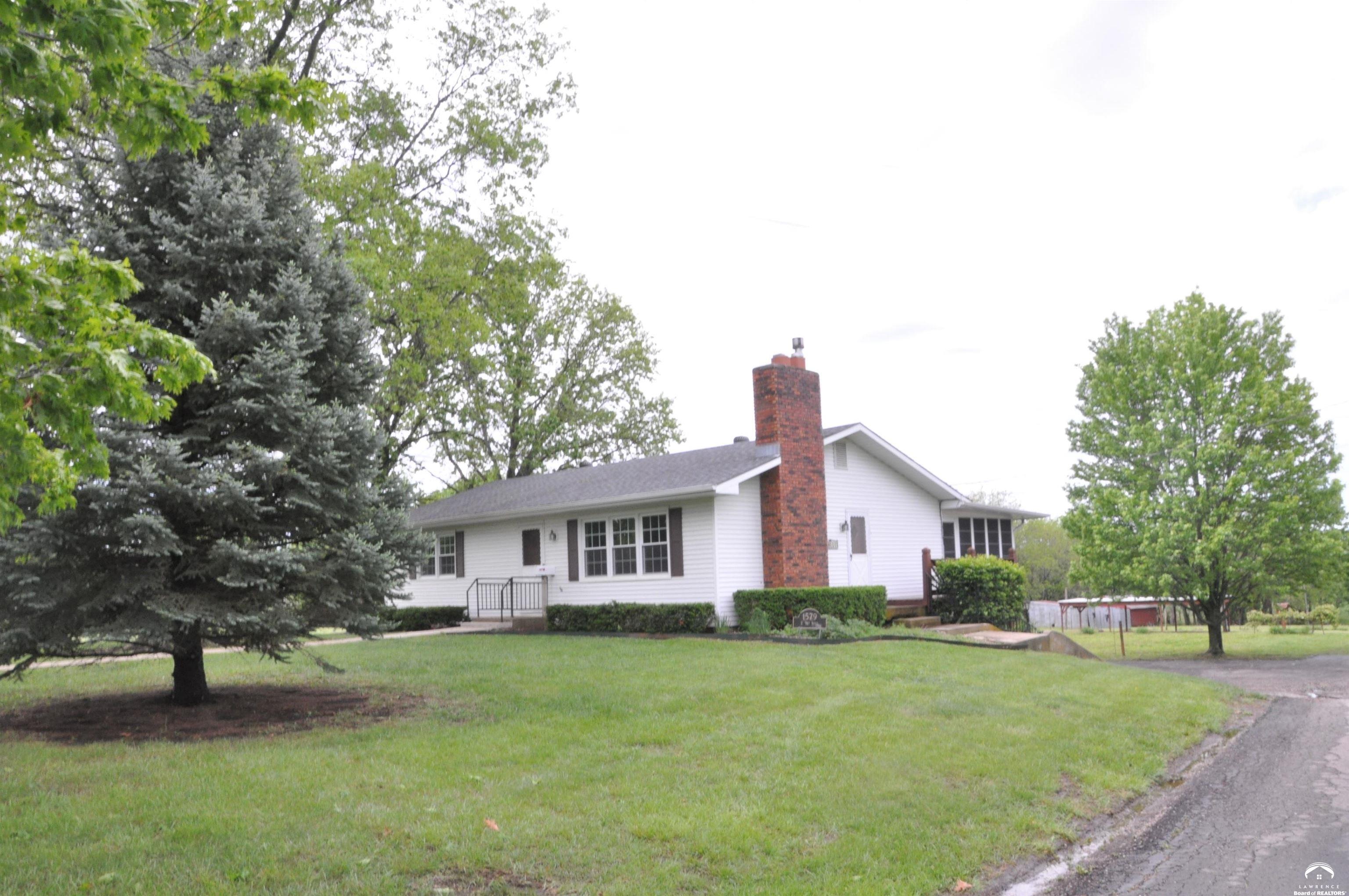 1579 East 767 Road Lawrence, KS 66049 - Photo 4 of 16
