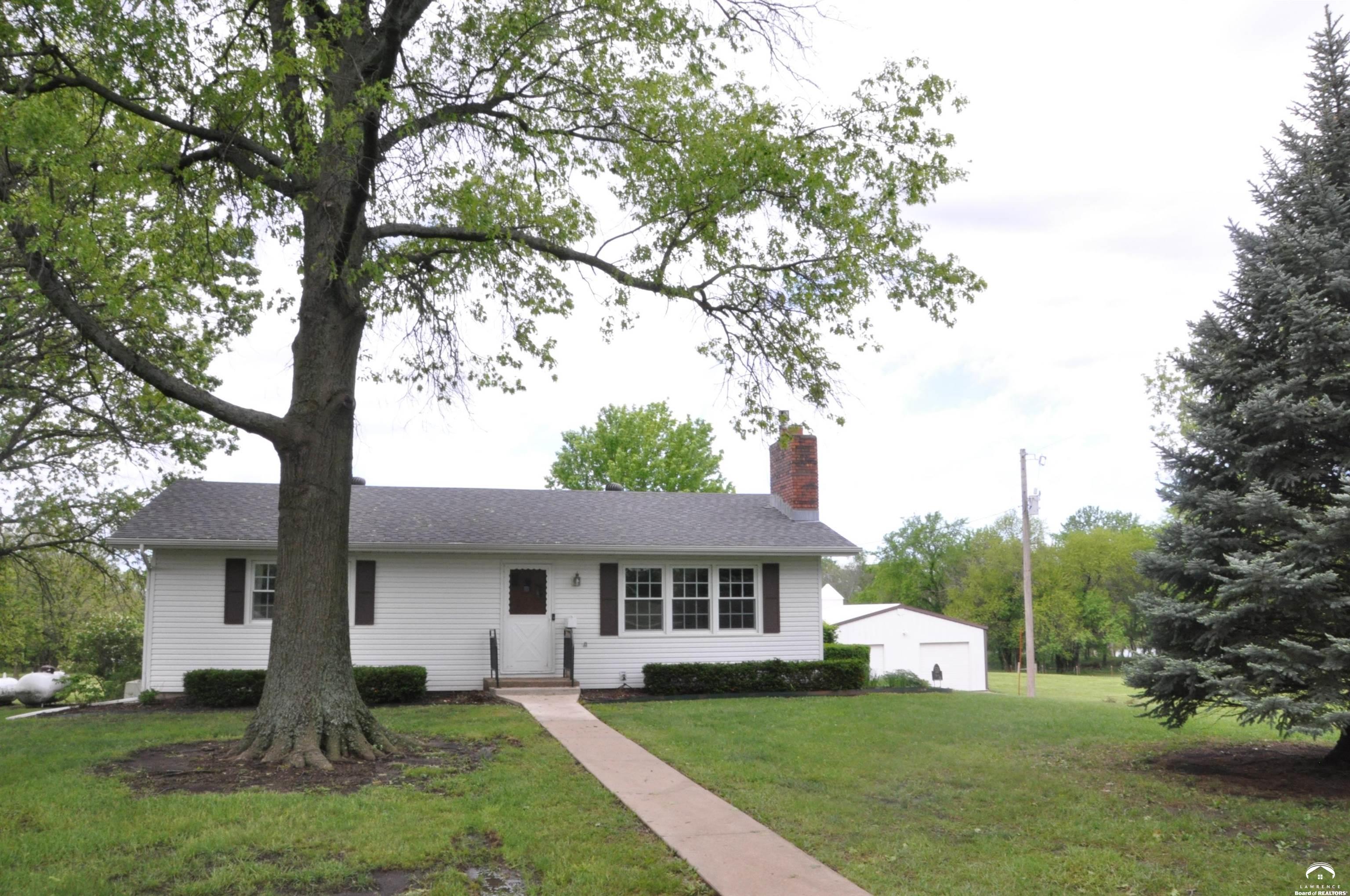 1579 East 767 Road Lawrence, KS 66049 - Photo 5 of 16