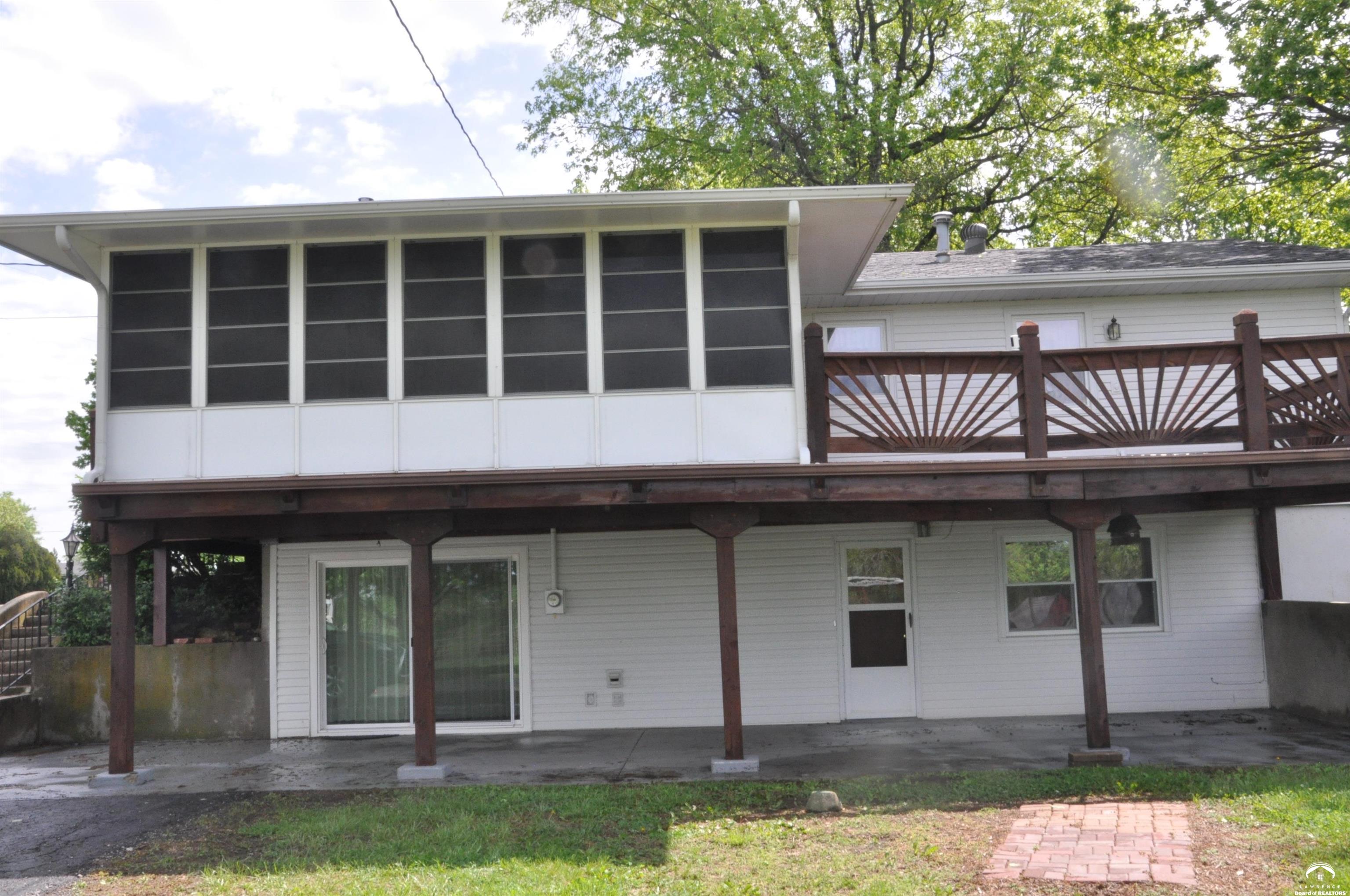 1579 East 767 Road Lawrence, KS 66049 - Photo 8 of 16