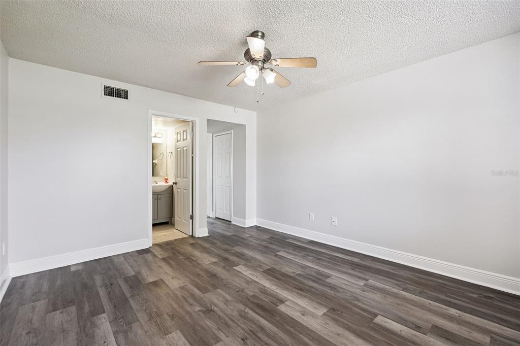 9816 Surrey Ridge Road Orlando, FL 32825 - Photo 9 of 28 Gallery Image 9