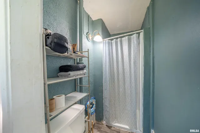 $107,000 | 609 West Armstrong Avenue, Peoria, IL 61606