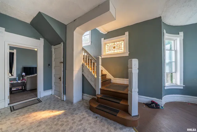 $107,000 | 609 West Armstrong Avenue, Peoria, IL 61606