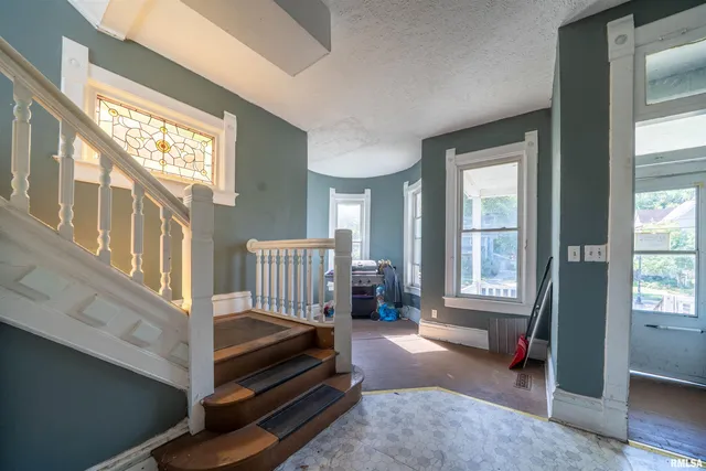 $107,000 | 609 West Armstrong Avenue, Peoria, IL 61606