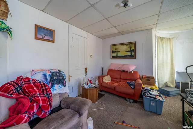 $107,000 | 609 West Armstrong Avenue, Peoria, IL 61606