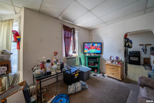 $107,000 | 609 West Armstrong Avenue, Peoria, IL 61606