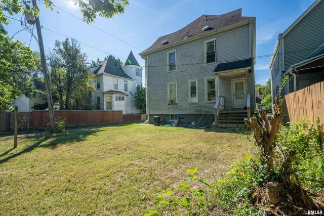 $107,000 | 609 West Armstrong Avenue, Peoria, IL 61606