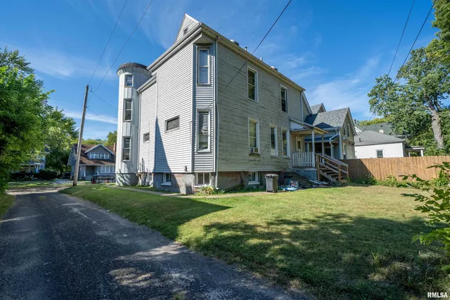 $107,000 | 609 West Armstrong Avenue, Peoria, IL 61606