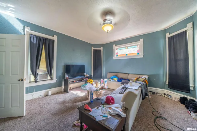 $107,000 | 609 West Armstrong Avenue, Peoria, IL 61606