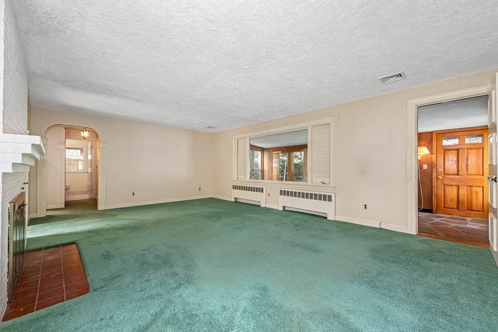 28 Maple Road Melrose, MA 02176 - Photo 5 of 26 Gallery Image 5