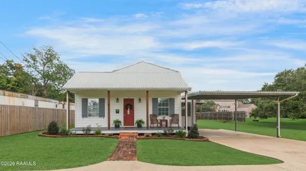 $259,900 | 123 Canal Street, Jeanerette, LA 70544