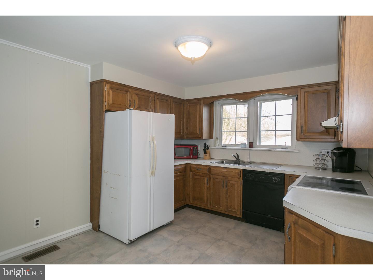 422 South Trooper Road Norristown, PA 19403 - Photo 8 of 17 Gallery Image 8