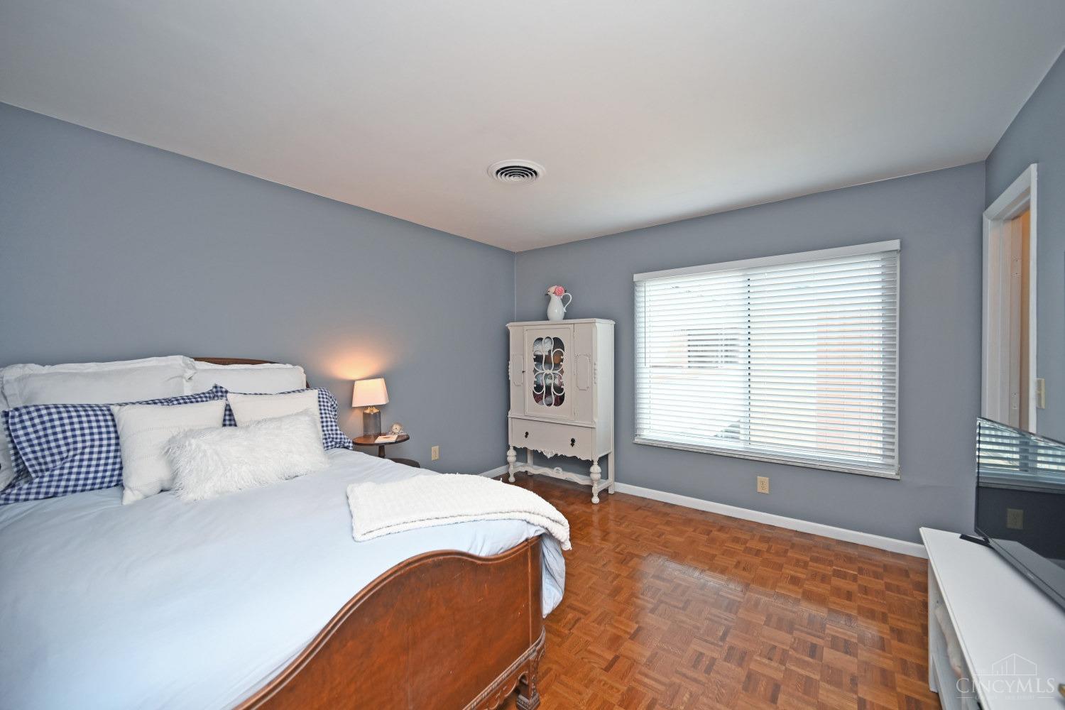 2400 Madison Road, Unit 12 Cincinnati, OH 45208 - Photo 43 of 50 Gallery Image 43