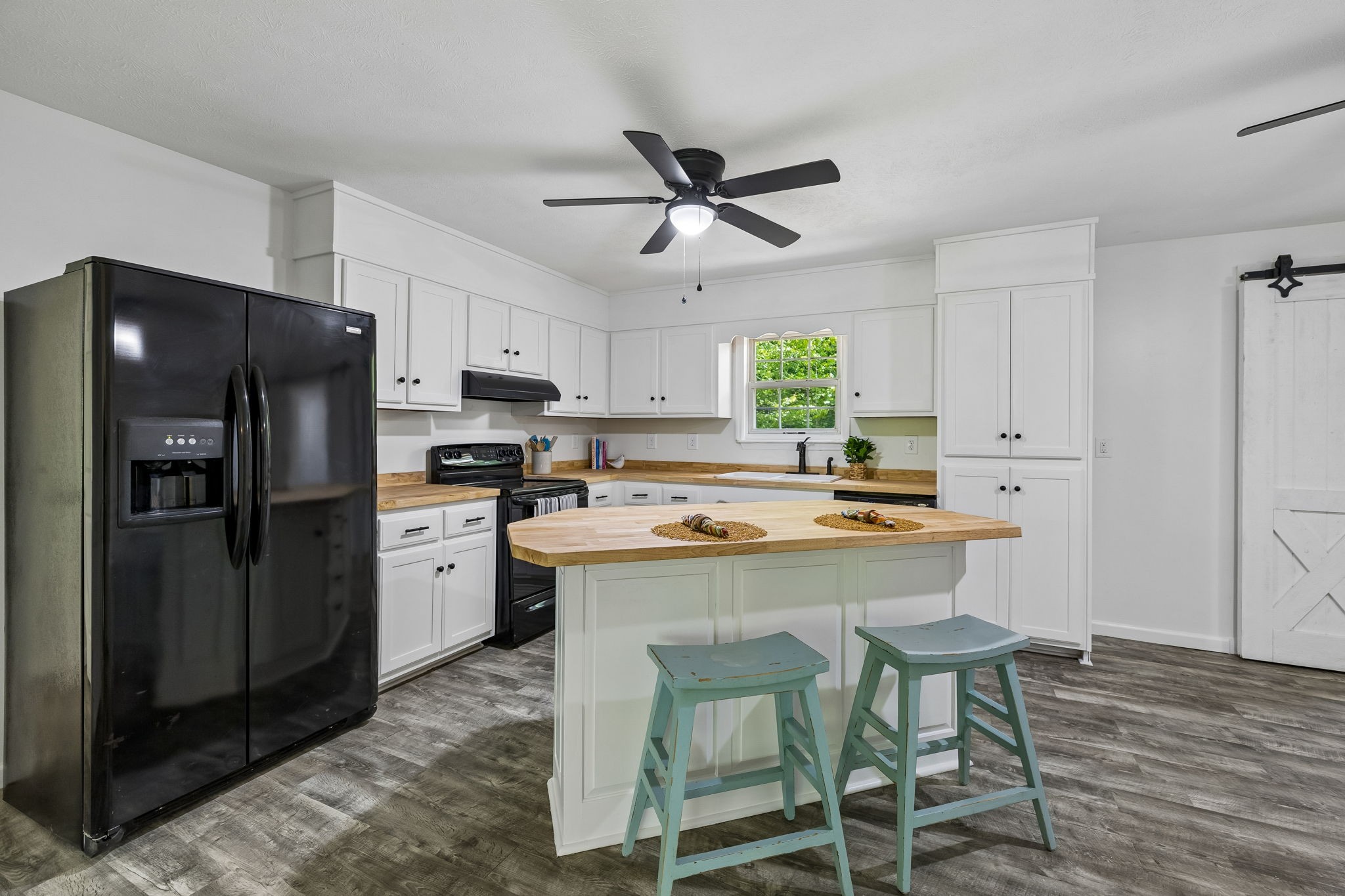 619 Longbranch Road Hohenwald, TN 38462 - Photo 12 of 82