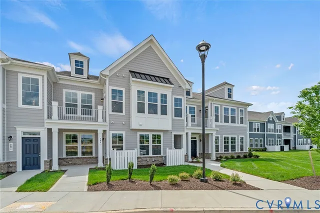 $319,950 | 5313 Twisting Vine Lane, Unit 204, Glen Allen, VA 23059